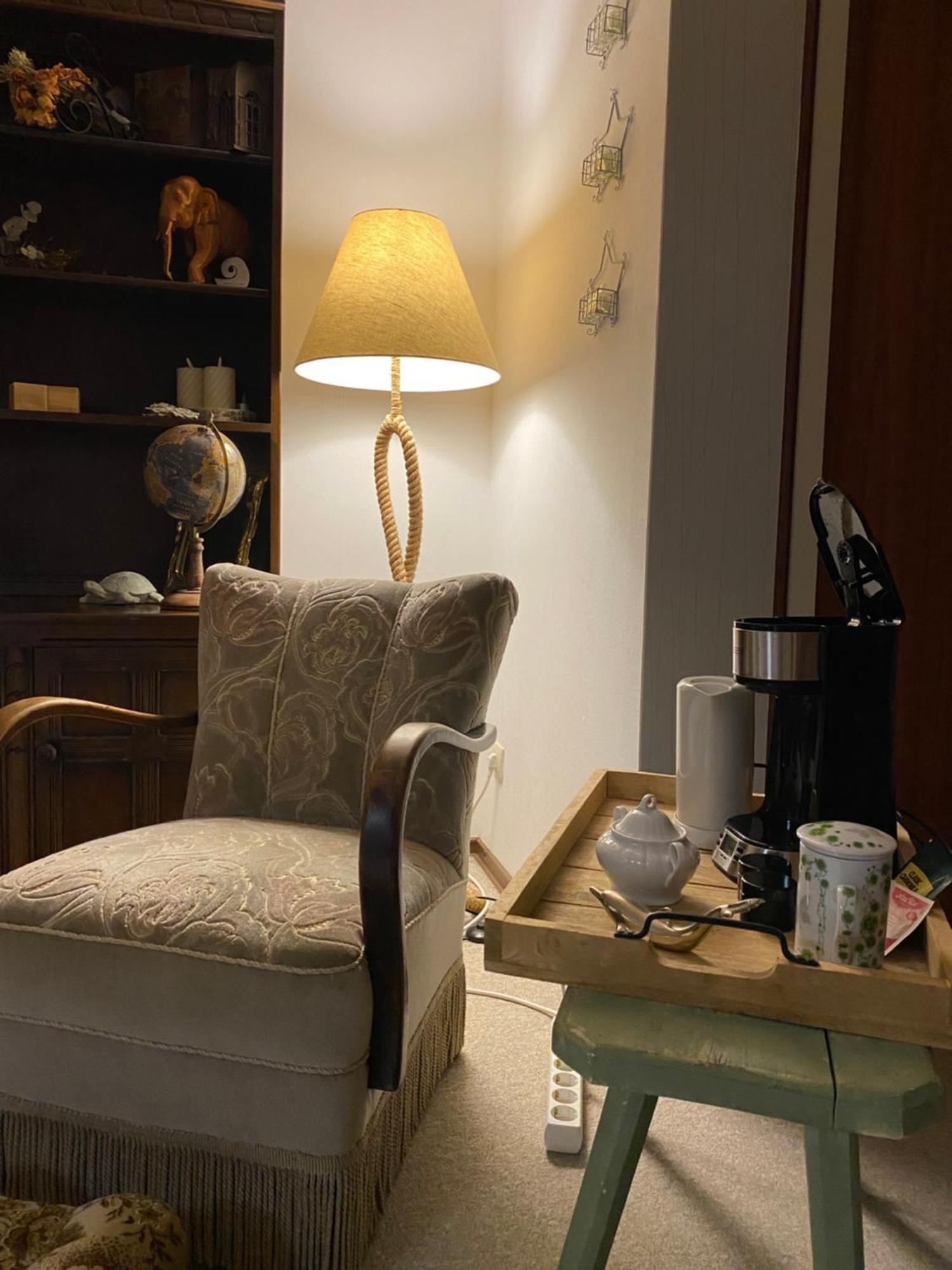 Privartzimmer 'Ausfahrt Freihalten' Husum  Exterior foto