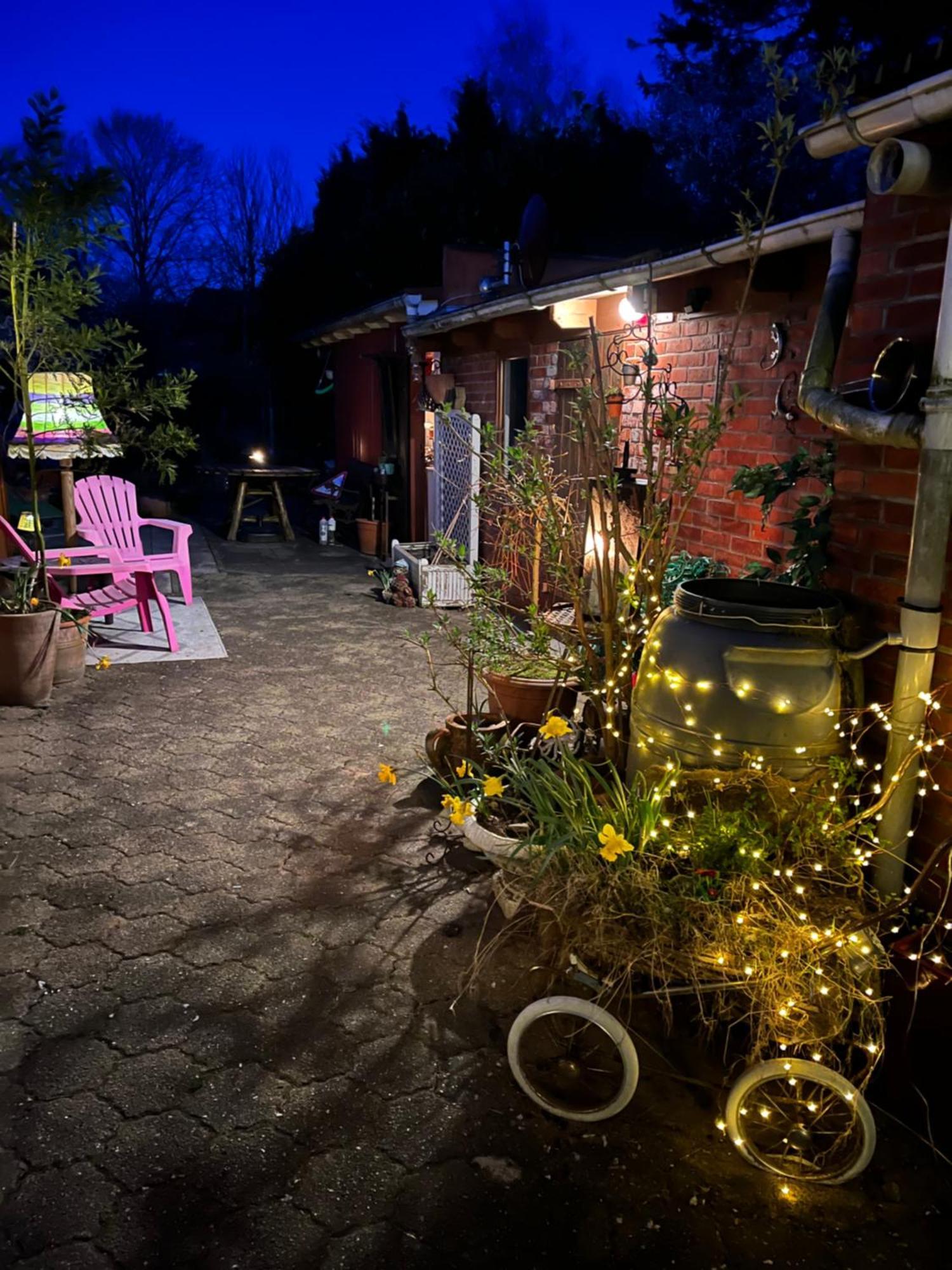 Privartzimmer 'Ausfahrt Freihalten' Husum  Exterior foto